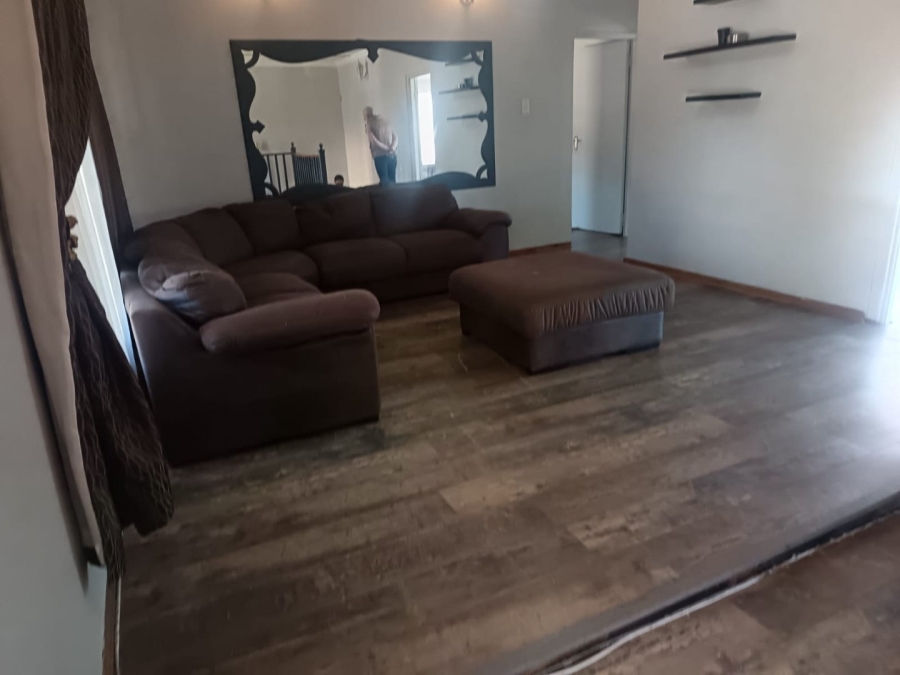 4 Bedroom Property for Sale in Rhodesdene Northern Cape